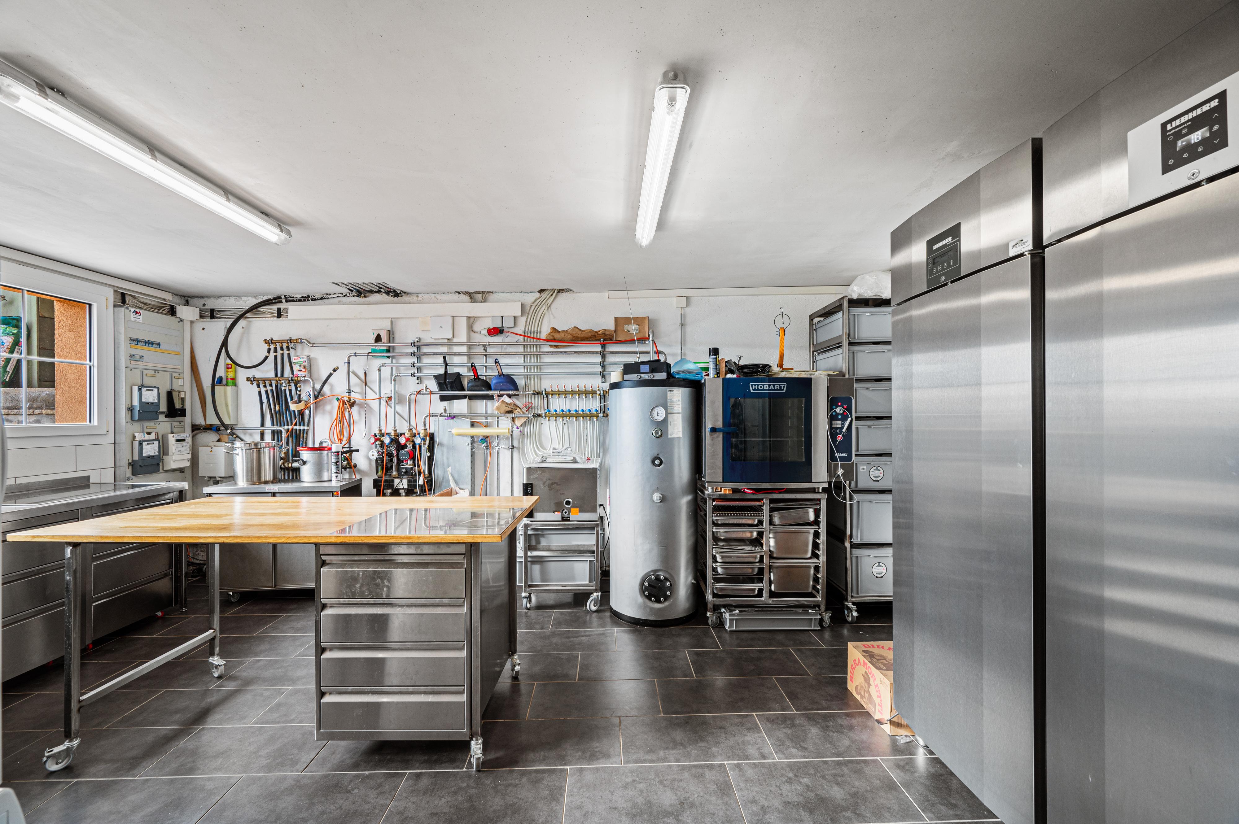 Landwirtschaftlichesbetrieb (20 ha) mit Zuchtschweineställe (280 GVE an 2 Standorten) - Image# 2